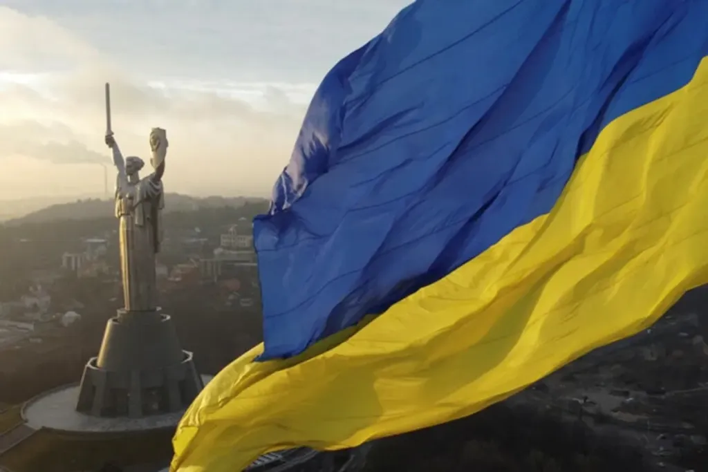 Світловодська міська рада привітала громаду з Днем Державного Прапора