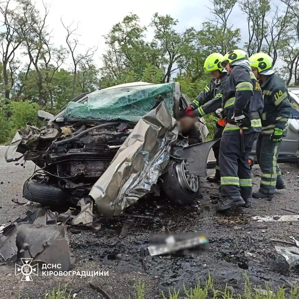 На Кіровоградщині внаслідок ДТП на трасі М-30 загинув водій Citroen