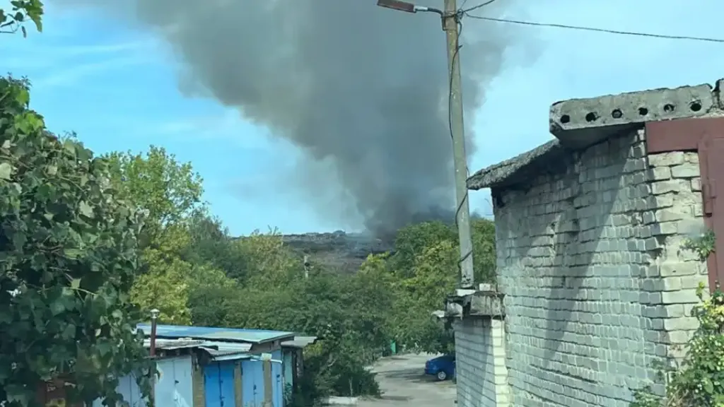 У Кропивницькому загорілося сміттєзвалище на Завадівці
