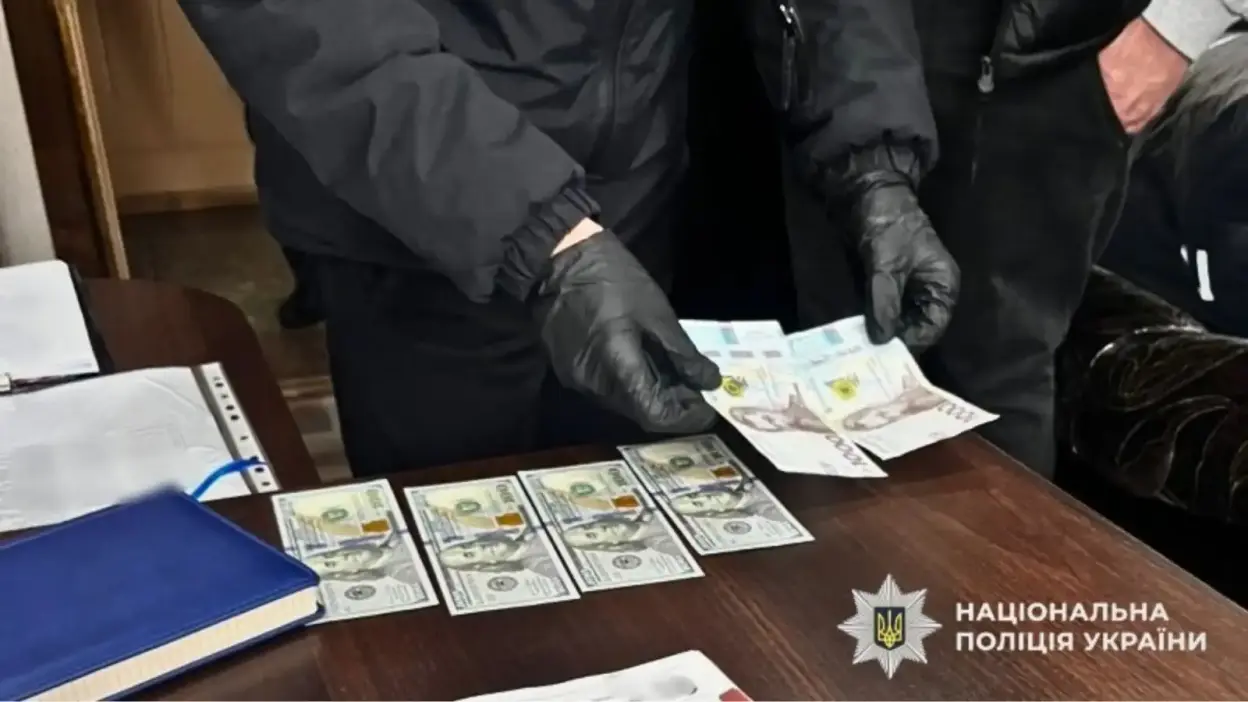 На Кіровоградщині п’яний водій намагався відкупитися від поліції 400 доларами