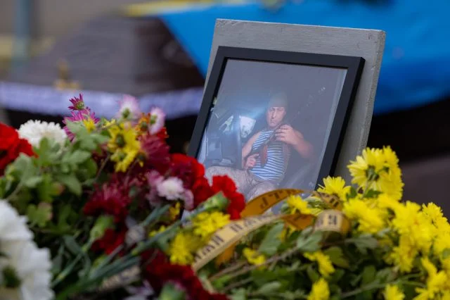 Світловодська громада попрощалася із загиблим воїном Володимиром Додиваном
