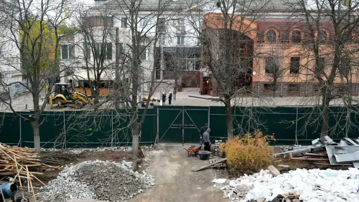 У Кропивницькому триває капремонт стоматологічної клініки: до зими планують встановити новий дах