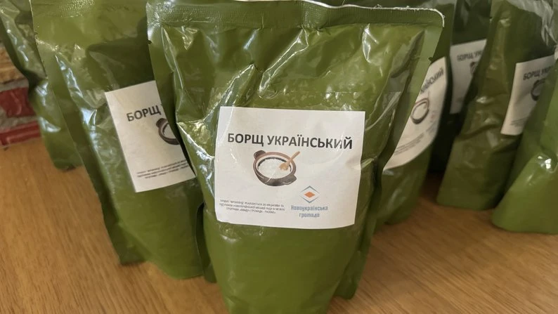 На Кіровоградщині готують їжу для військових, яку можна скидати з дронів