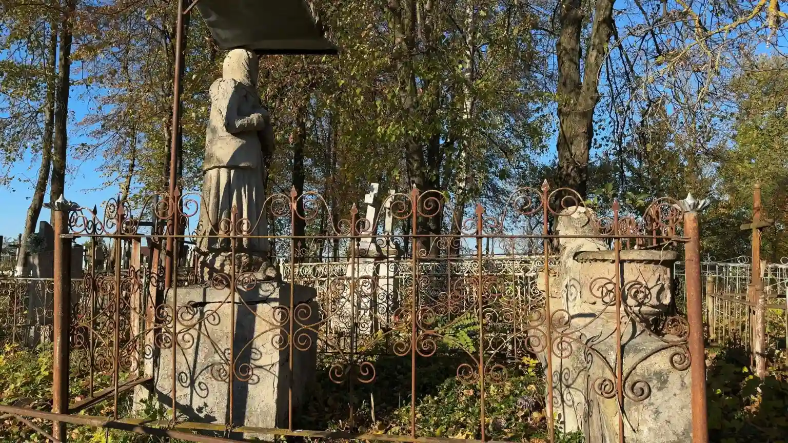 Монумент любові з Купина: як чоловік із Хмельниччини сам створив пам’ятник дружині