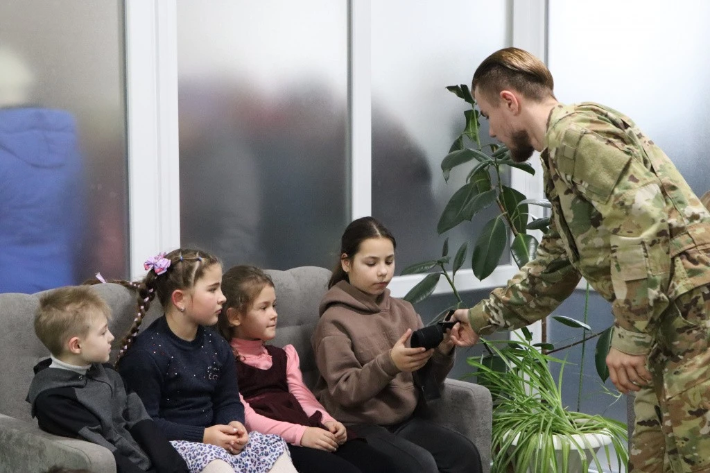 Учні Олександрії зустрілися з ветераном у День Гідності та Свободи