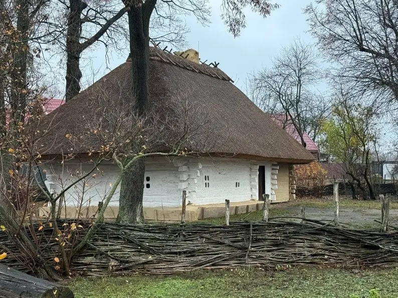 На Черкащині відновили шевченківський вітряк та оновили історичні садиби