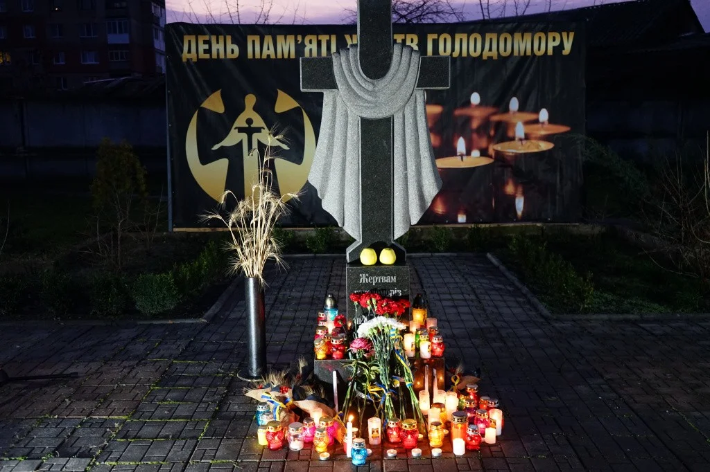 У центрі Олександрії згадали жертв Голодоморів: місто долучилося до всеукраїнського вшанування