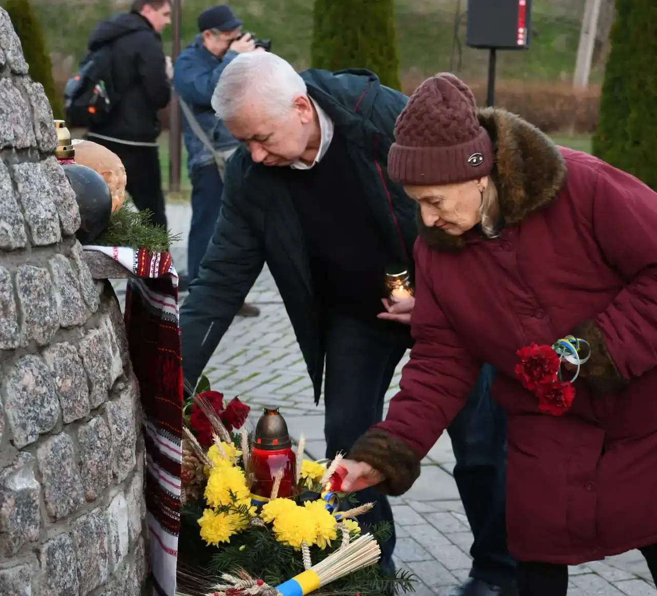 Кропивницький вшанував пам’ять жертв Голодоморів: громада об’єдналася біля меморіалу