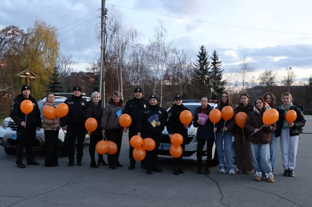 В Олександрії нагадали про небезпеку насильства: на Соборній провели просвітницьку акцію