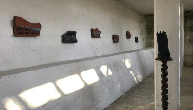 В Італії відкрилася виставка “Holy Kitsch” українського художника Віктора Покиданця