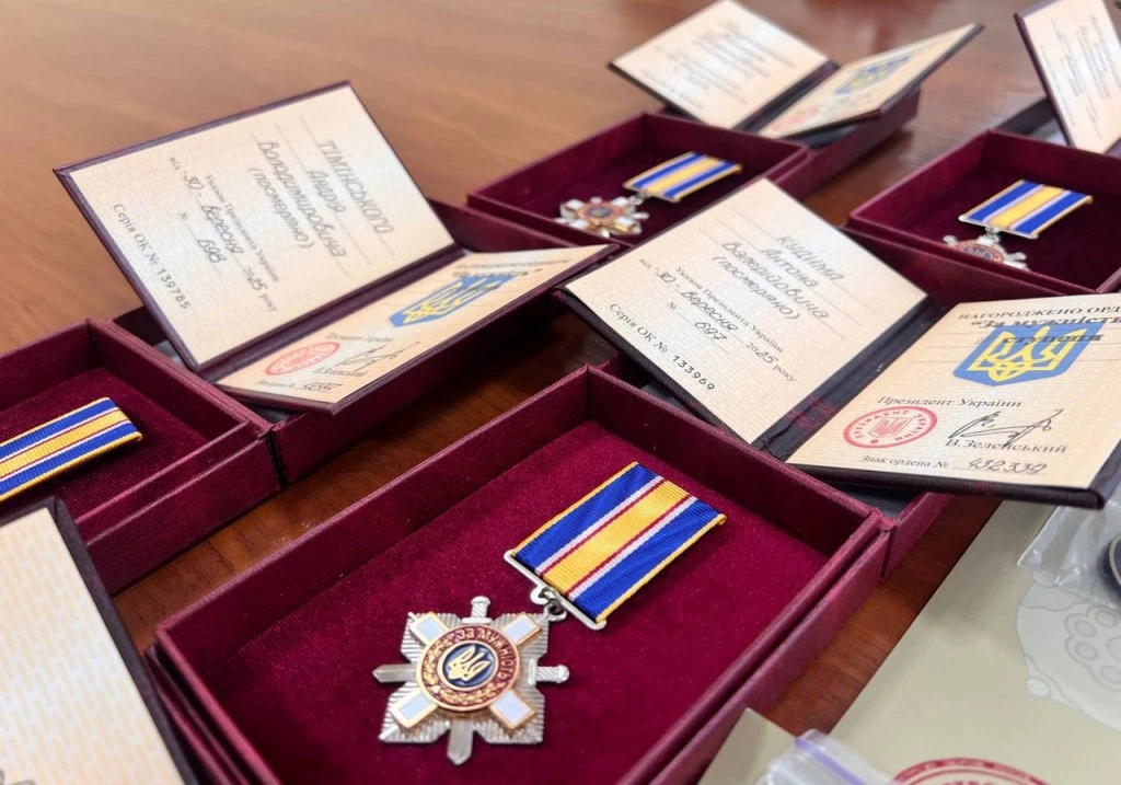 В Олександрії родинам загиблих військових передали державні нагороди