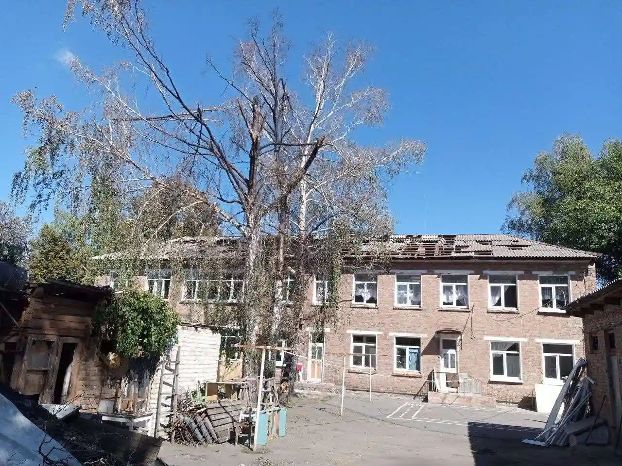 У закладах освіти Знам’янки встановили нові вікна після дронової атаки