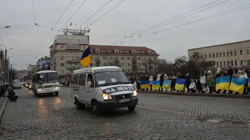 Кропивницький прощався з двома Героями: траурна колона пройшла центром міста