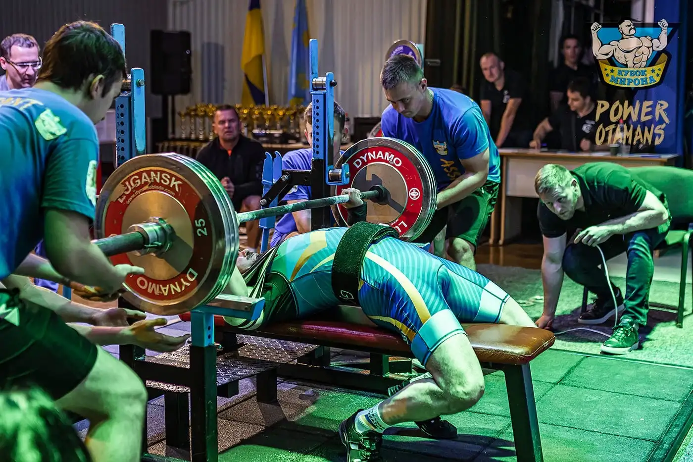 Українські спортсмени встановили неймовірний рекорд з жиму штанги лежачи у Кропивницькому