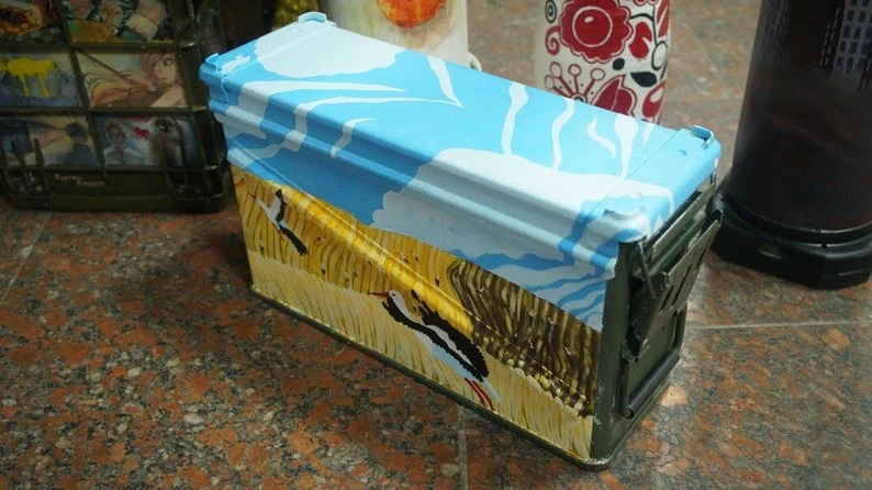 Війна у фарбах: студенти Кропивницького перетворюють військові артефакти на мистецтво