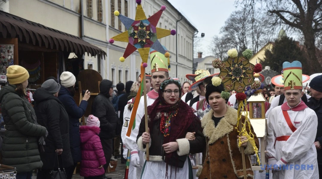 Ужгород ожив колядками: фестиваль «Коляди у старому селі» зібрав 25 гуртів