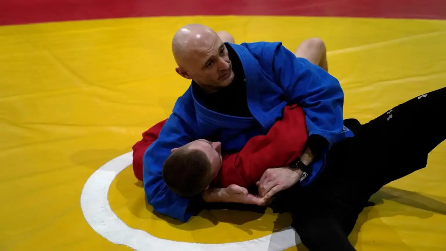 Реабілітація через рух: у Кропивницькому ветеранів залучають до інклюзивного самбо
