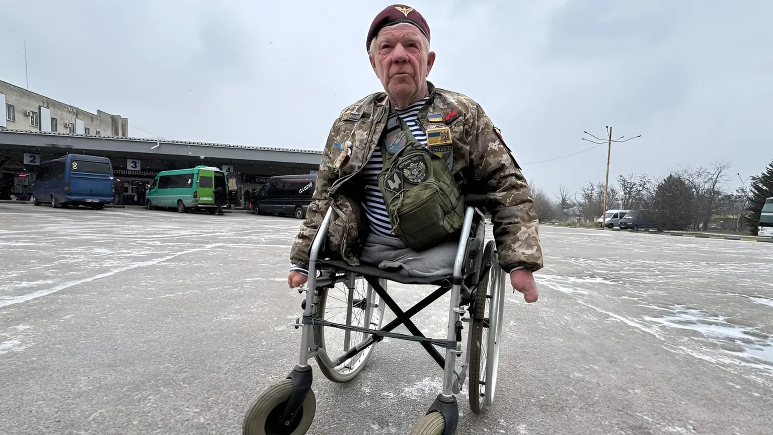 Херсонський волонтер дядя Гриша втретє приїхав до Кропивницького збирати кошти для фронту