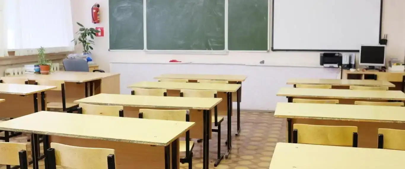 З понеділка школи Кропивницького працюватимуть очно, дистанційно та змішано