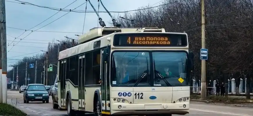 Блекаут у тролейбусі: чи зобов’язаний перевізник повертати гроші за «квиток у нікуди»