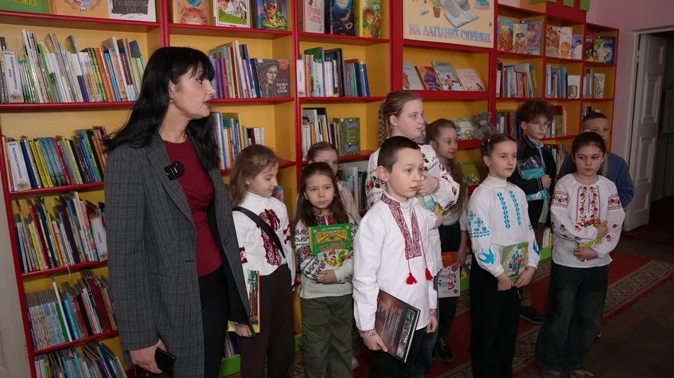 Магія книгодарування: як кропивницькі школярі за два тижні зібрали сотню видань для бібліотеки