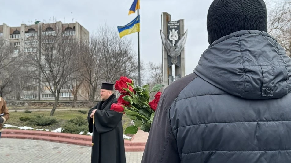 «Зібралися, щоб відстояти своє»: Запоріжжя вклонилося пам’яті Героїв Небесної Сотні