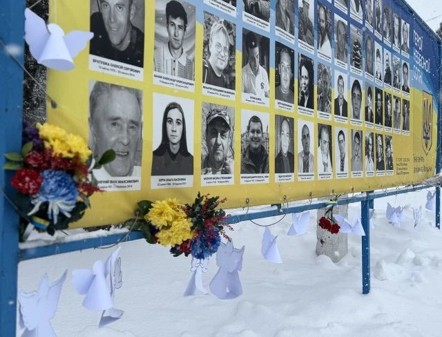 Під снігом і з янголами: Світловодськ вшанував 12-ту річницю подвигу Небесної Сотні