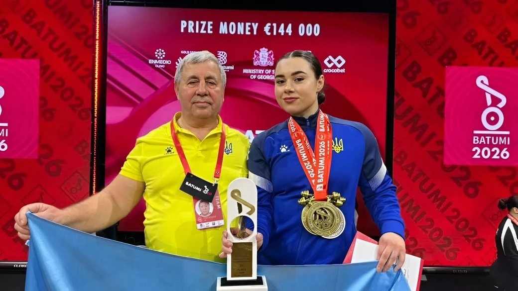 Українська важкоатлетка Домбровська відмовилась від спільного фото з росіянкою на Євро і залишила п’єдестал