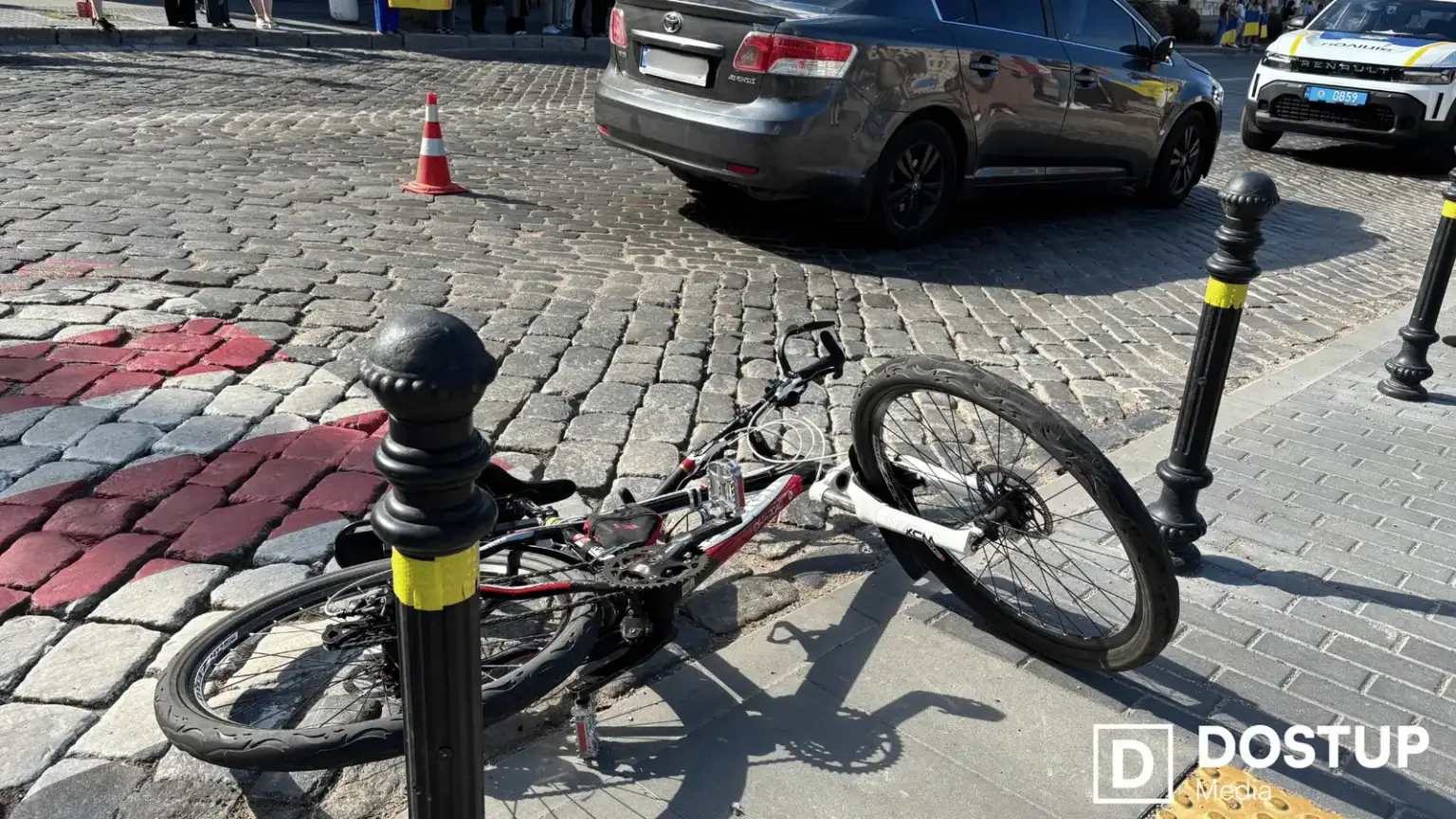 Велосипедист госпіталізований після ранкової аварії у середмісті Кропивницького